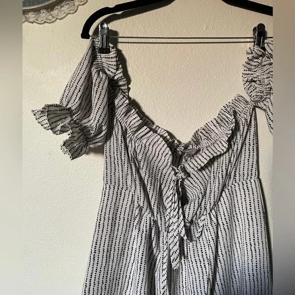 Elegant Striped High Low Dress - Picture 5 of 6